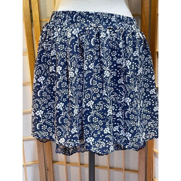 Forever 21 Med Floral Miniskirt - Picture 6 of 9